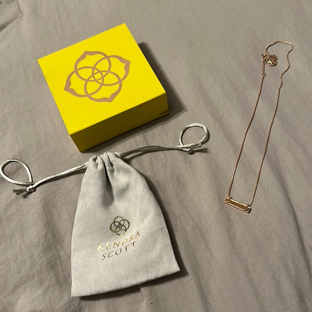 Kendra Scott Rose Gold Necklace, comes with box.
